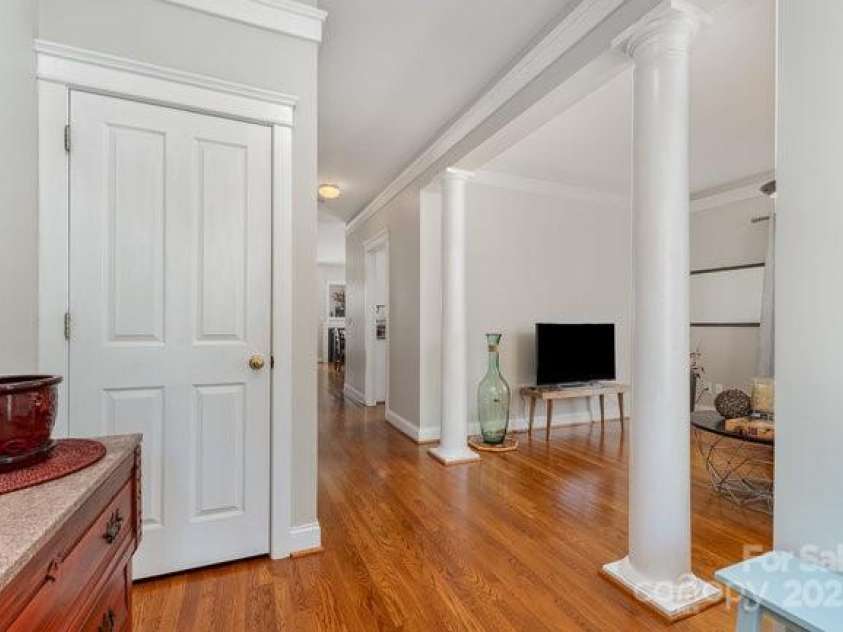 10802 Tradition View Drive, Charlotte, NC 28269.  MLS# CAR4234675, YatesRealty ID 4308. 