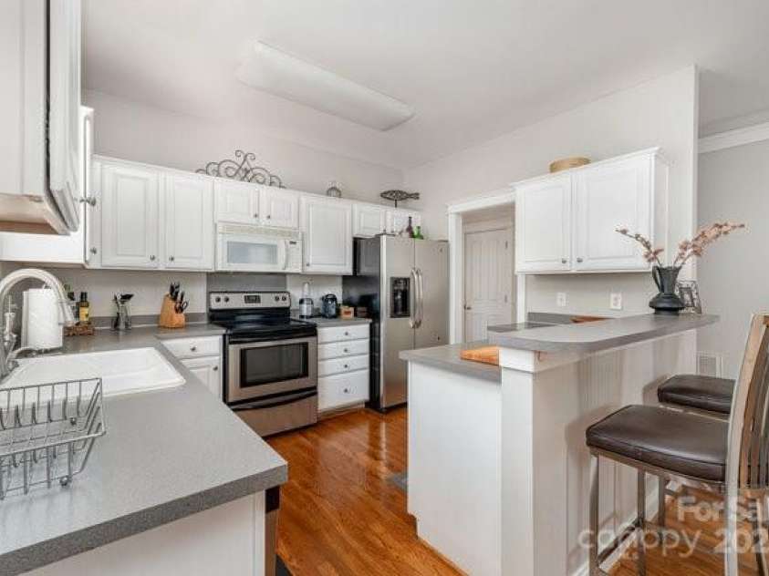 10802 Tradition View Drive, Charlotte, NC 28269.  MLS# CAR4234675, YatesRealty ID 4308. 