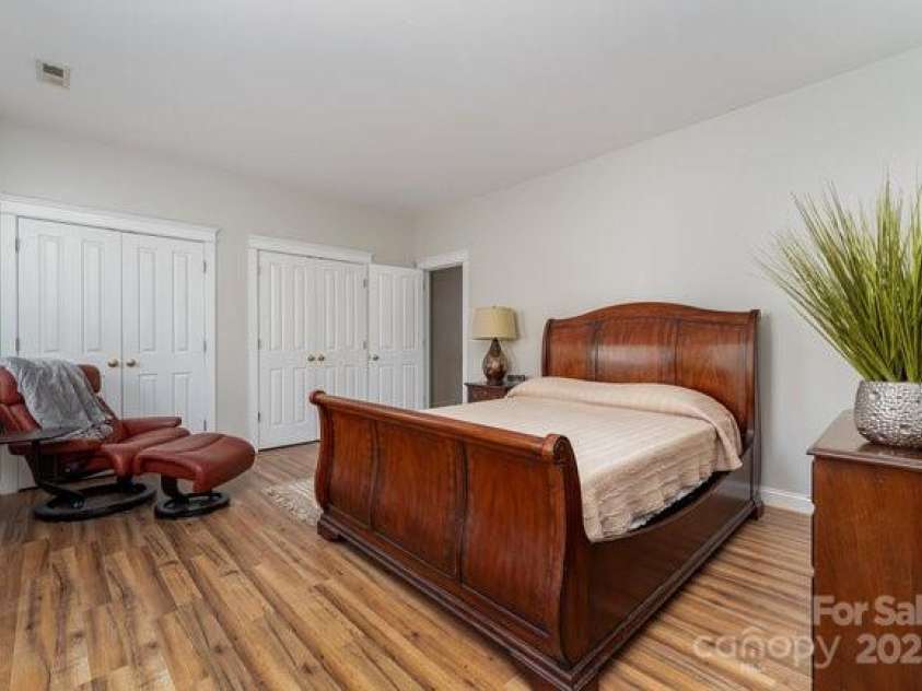 10802 Tradition View Drive, Charlotte, NC 28269.  MLS# CAR4234675, YatesRealty ID 4308. 