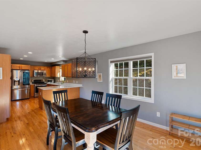 263 Pinnacle Drive, Burnsville, NC 28714.  MLS# CAR4341549, YatesRealty ID 4308. 