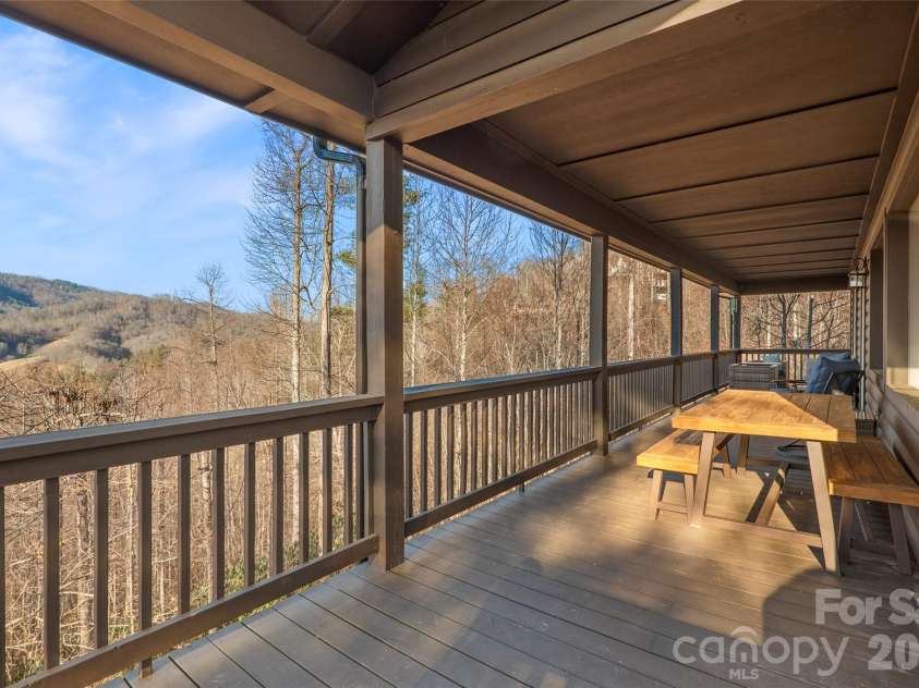 263 Pinnacle Drive, Burnsville, NC 28714.  MLS# CAR4341549, YatesRealty ID 4308. 