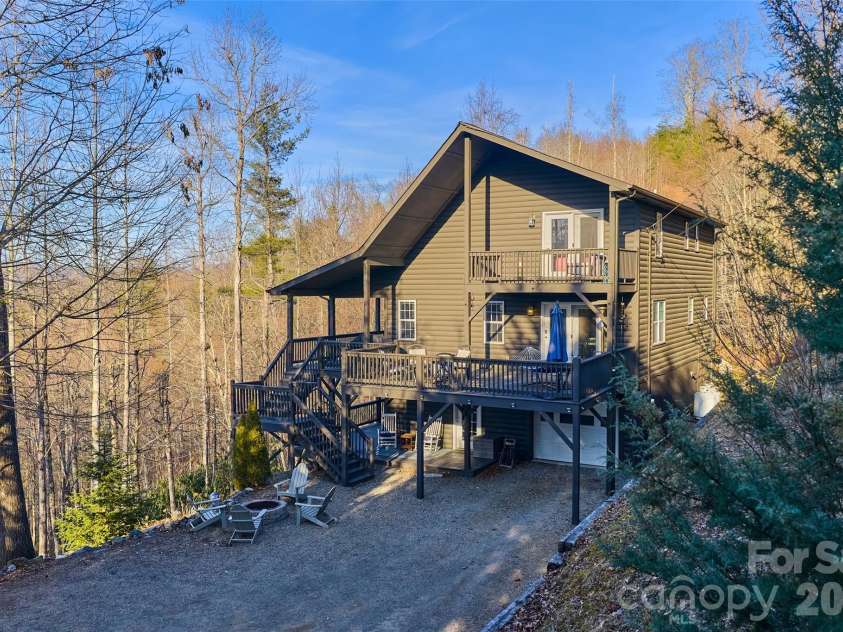 263 Pinnacle Drive, Burnsville, NC 28714.  MLS# CAR4341549, YatesRealty ID 4308. 