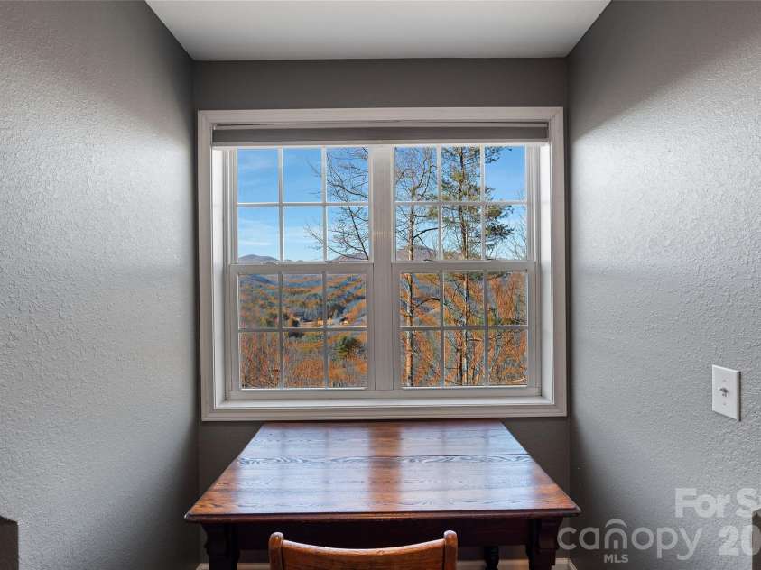 263 Pinnacle Drive, Burnsville, NC 28714.  MLS# CAR4341549, YatesRealty ID 4308. 