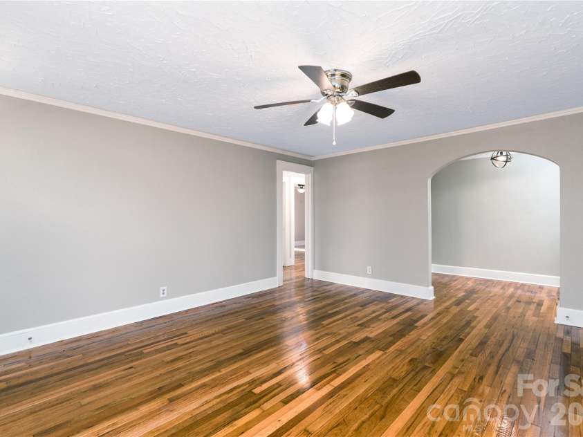 328 11th Street, Hickory, NC 28602.  MLS# CAR4320169, YatesRealty ID 4308. 