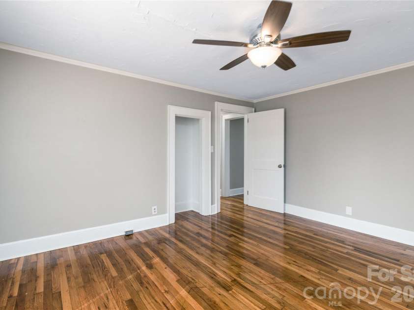 328 11th Street, Hickory, NC 28602.  MLS# CAR4320169, YatesRealty ID 4308. 