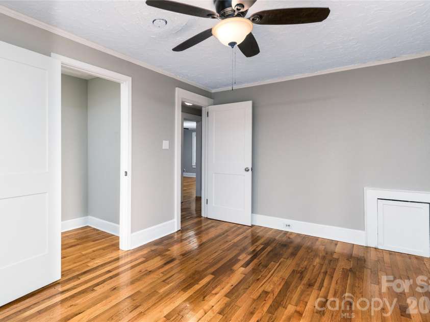 328 11th Street, Hickory, NC 28602.  MLS# CAR4320169, YatesRealty ID 4308. 