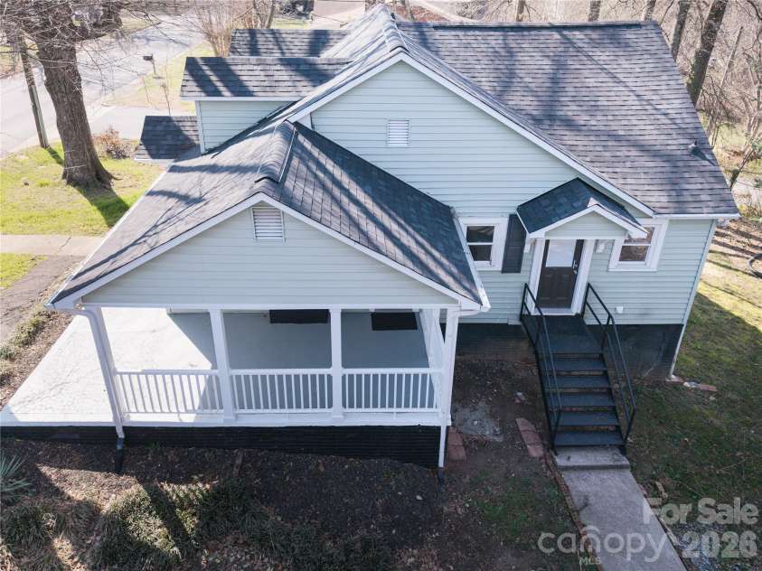 328 11th Street, Hickory, NC 28602.  MLS# CAR4320169, YatesRealty ID 4308. 
