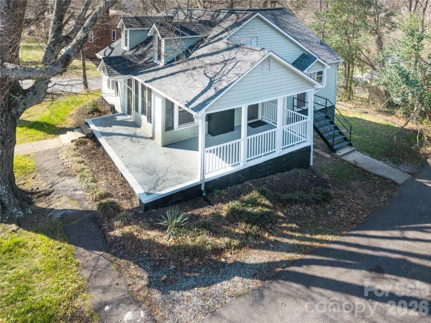 328 11th Street, Hickory, NC 28602.  MLS# CAR4320169, YatesRealty ID 4308. 