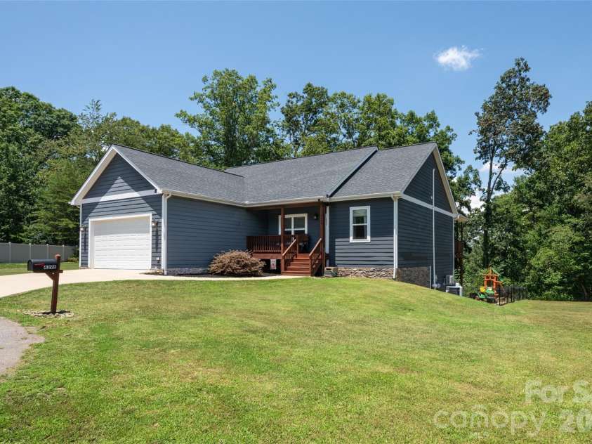 4398 Belmont Drive, Morganton, NC 28655.  MLS# CAR4402124, YatesRealty ID 43080. 