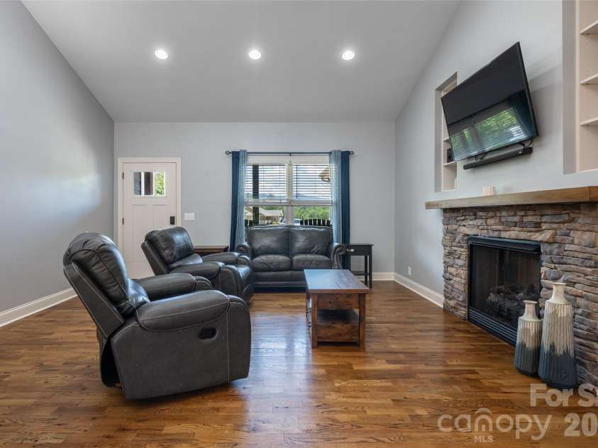 4398 Belmont Drive, Morganton, NC 28655.  MLS# CAR4402124, YatesRealty ID 43080. 