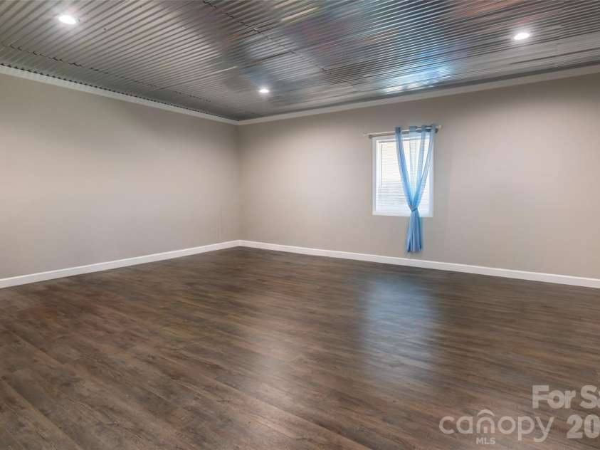 4398 Belmont Drive, Morganton, NC 28655.  MLS# CAR4402124, YatesRealty ID 43080. Virtually empty
