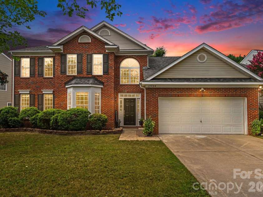 17224 Overstone Court, Charlotte, NC 28277.  MLS# CAR4411456, YatesRealty ID 43081. 