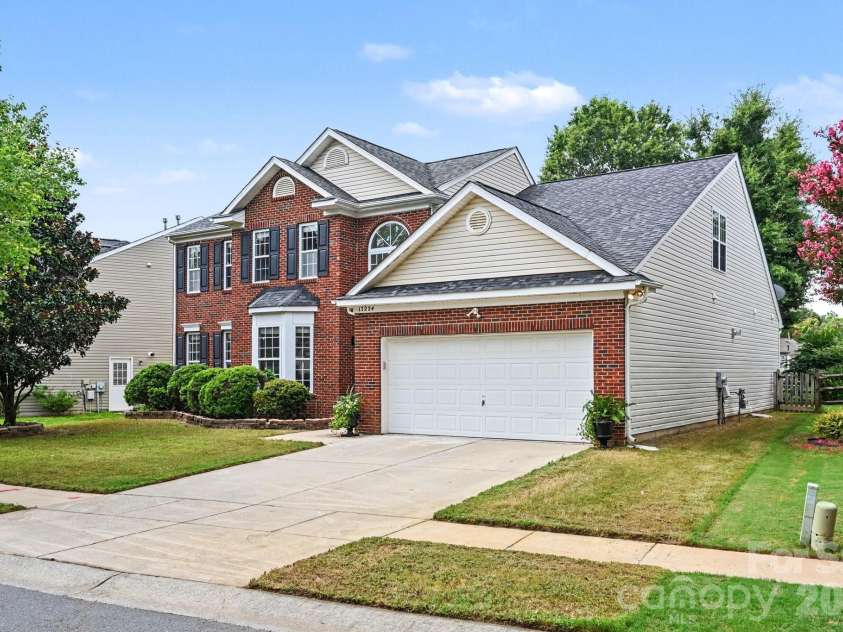 17224 Overstone Court, Charlotte, NC 28277.  MLS# CAR4411456, YatesRealty ID 43081. 