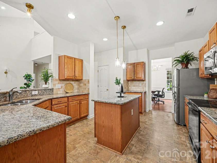 17224 Overstone Court, Charlotte, NC 28277.  MLS# CAR4411456, YatesRealty ID 43081. 