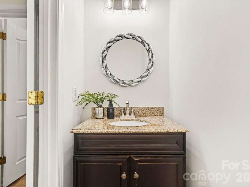 17224 Overstone Court, Charlotte, NC 28277.  MLS# CAR4411456, YatesRealty ID 43081. 