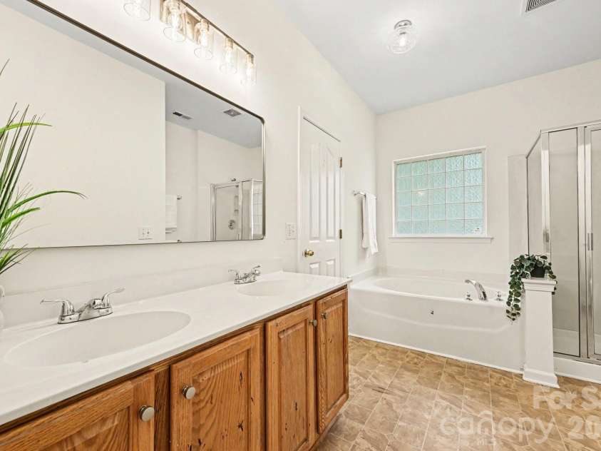 17224 Overstone Court, Charlotte, NC 28277.  MLS# CAR4411456, YatesRealty ID 43081. 