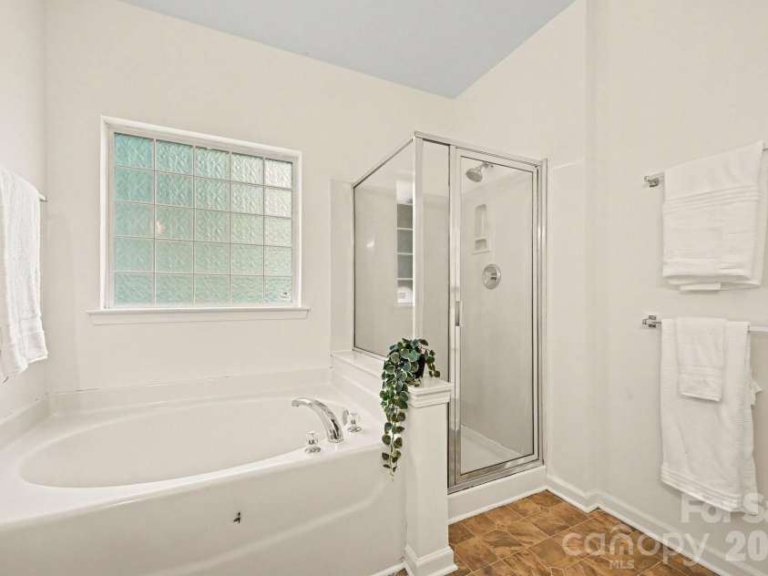 17224 Overstone Court, Charlotte, NC 28277.  MLS# CAR4411456, YatesRealty ID 43081. 