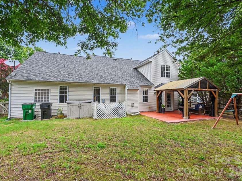 17224 Overstone Court, Charlotte, NC 28277.  MLS# CAR4411456, YatesRealty ID 43081. 