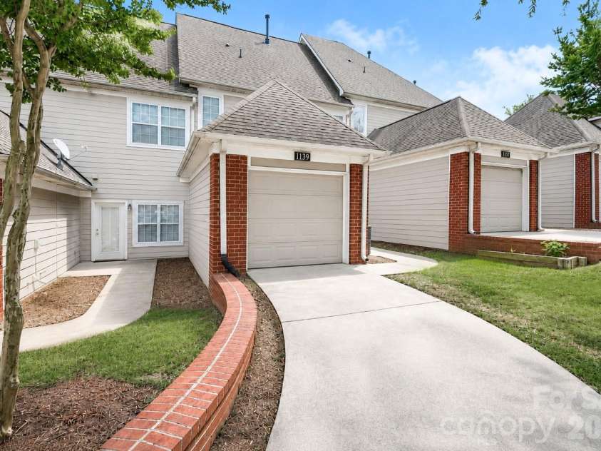 1139 Central Park Circle, Davidson, NC 28036.  MLS# CAR4392222, YatesRealty ID 43084. 