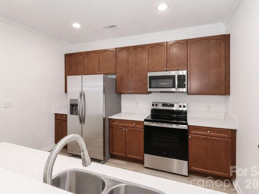 1139 Central Park Circle, Davidson, NC 28036.  MLS# CAR4392222, YatesRealty ID 43084. 
