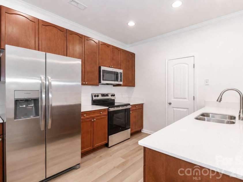1139 Central Park Circle, Davidson, NC 28036.  MLS# CAR4392222, YatesRealty ID 43084. 
