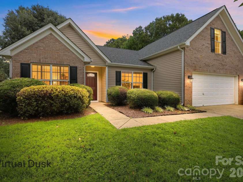 109 Washburn Range Drive, Mooresville, NC 28115.  MLS# CAR4410915, YatesRealty ID 43088. 
