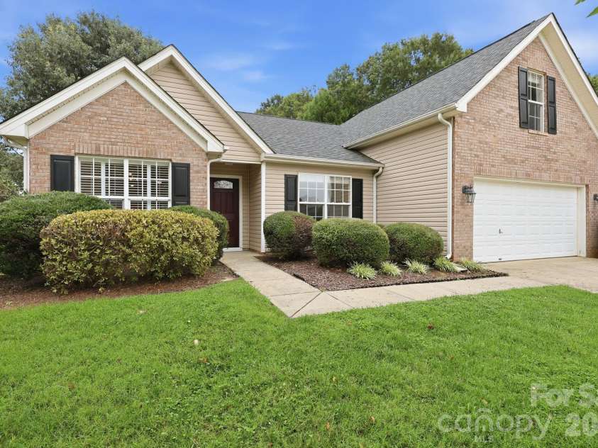 109 Washburn Range Drive, Mooresville, NC 28115.  MLS# CAR4410915, YatesRealty ID 43088. 