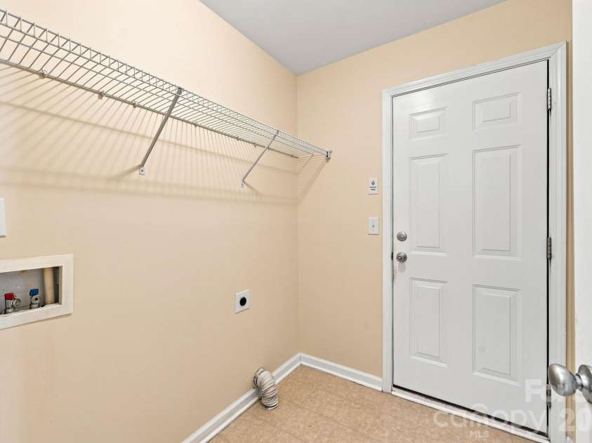 109 Washburn Range Drive, Mooresville, NC 28115.  MLS# CAR4410915, YatesRealty ID 43088. Laundry/Mud Room