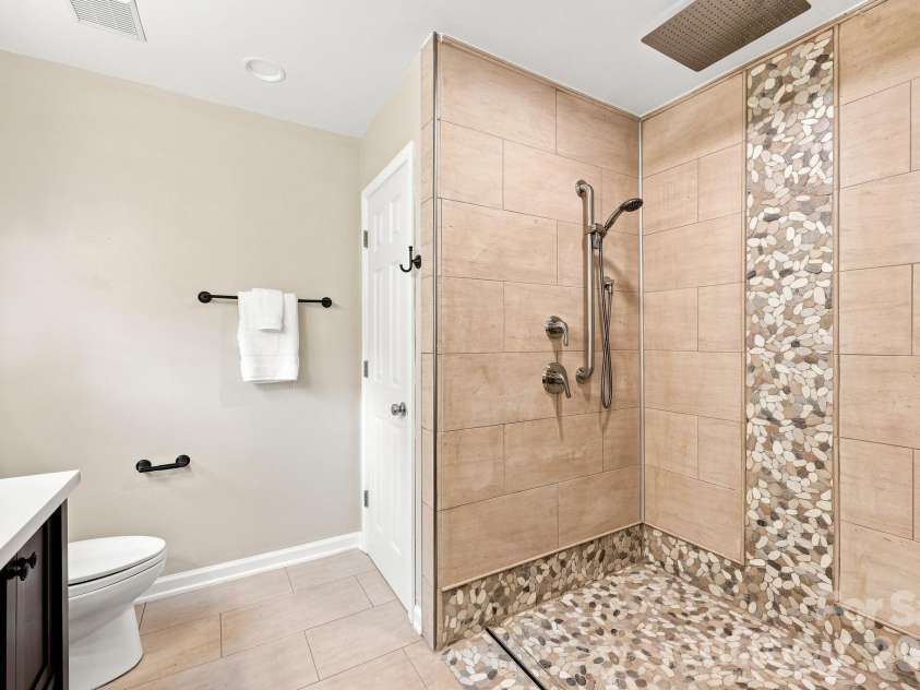 109 Washburn Range Drive, Mooresville, NC 28115.  MLS# CAR4410915, YatesRealty ID 43088. Primary Bath