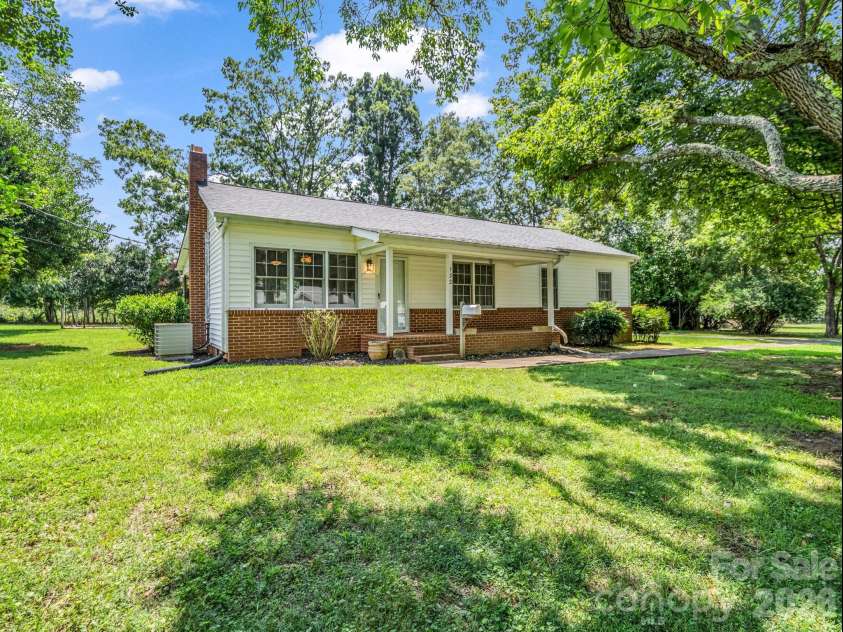 132 Valleyview Drive, Forest City, NC 28043.  MLS# CAR4407355, YatesRealty ID 43089. 