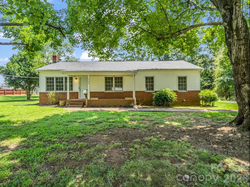 132 Valleyview Drive, Forest City, NC 28043.  MLS# CAR4407355, YatesRealty ID 43089. 