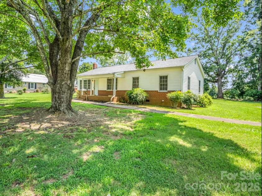 132 Valleyview Drive, Forest City, NC 28043.  MLS# CAR4407355, YatesRealty ID 43089. 