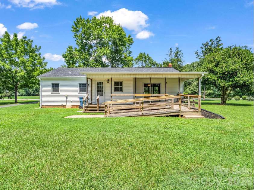 132 Valleyview Drive, Forest City, NC 28043.  MLS# CAR4407355, YatesRealty ID 43089. 