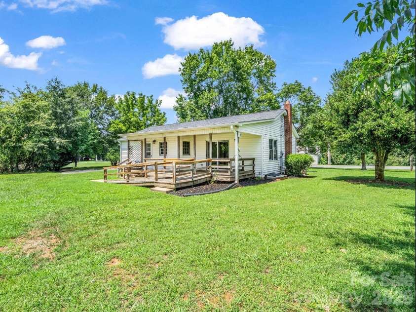 132 Valleyview Drive, Forest City, NC 28043.  MLS# CAR4407355, YatesRealty ID 43089. 