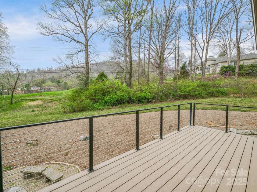 165 Robinhood Road, Asheville, NC 28804.  MLS# CAR4240751, YatesRealty ID 4309. 
