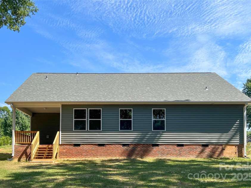 4049 Fincher Road, Matthews, NC 28104.  MLS# CAR4252198, YatesRealty ID 4309. 