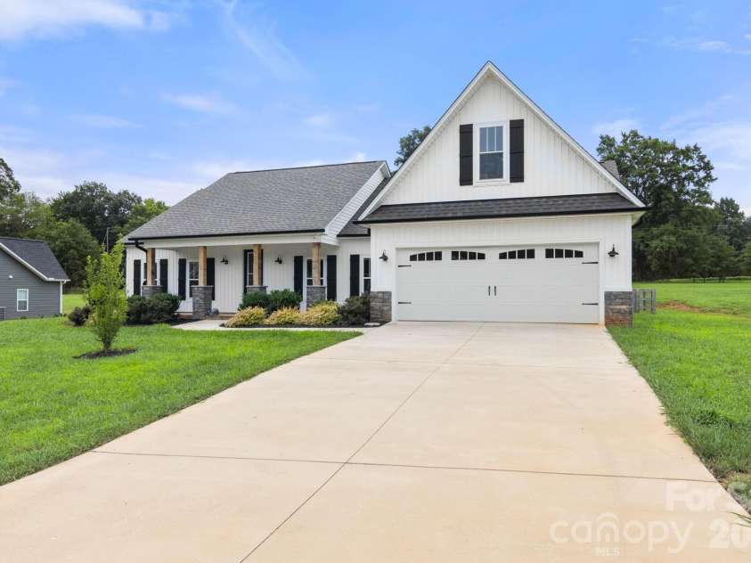 290 Dorothy Drive, China Grove, NC 28023.  MLS# CAR4409411, YatesRealty ID 43091. 