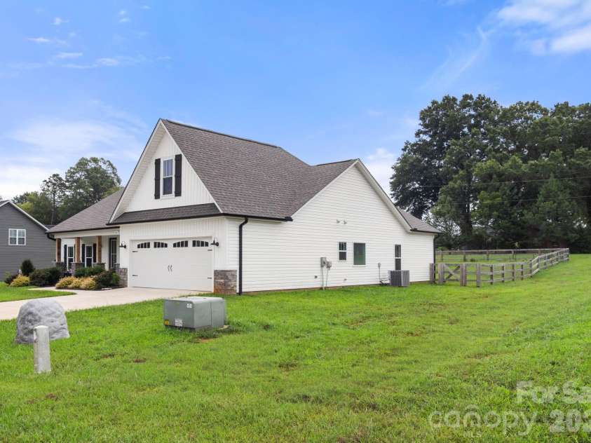 290 Dorothy Drive, China Grove, NC 28023.  MLS# CAR4409411, YatesRealty ID 43091. 
