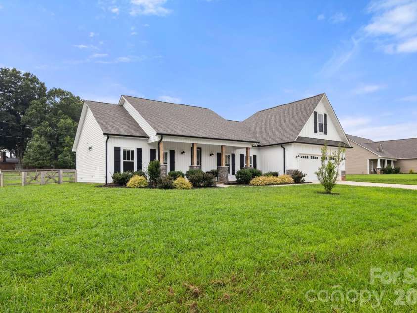 290 Dorothy Drive, China Grove, NC 28023.  MLS# CAR4409411, YatesRealty ID 43091. 