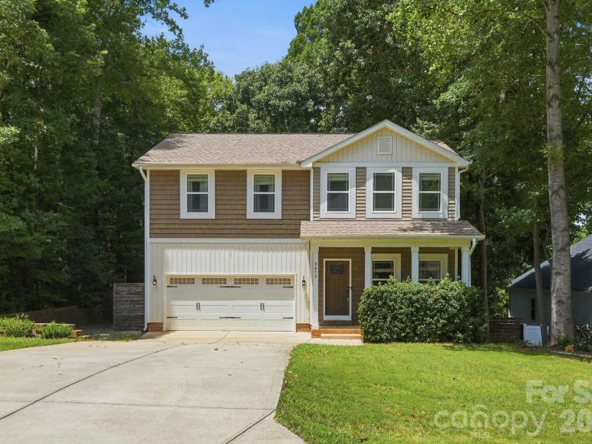 3675 Bay Drive, Sherrills Ford, NC 28673.  MLS# CAR4405778, YatesRealty ID 43092. 