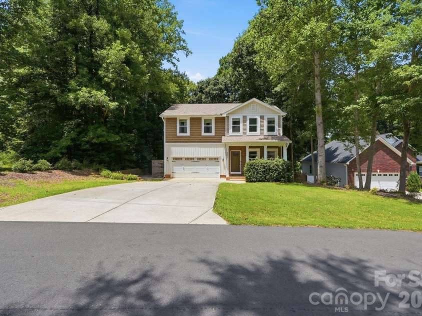 3675 Bay Drive, Sherrills Ford, NC 28673.  MLS# CAR4405778, YatesRealty ID 43092. 
