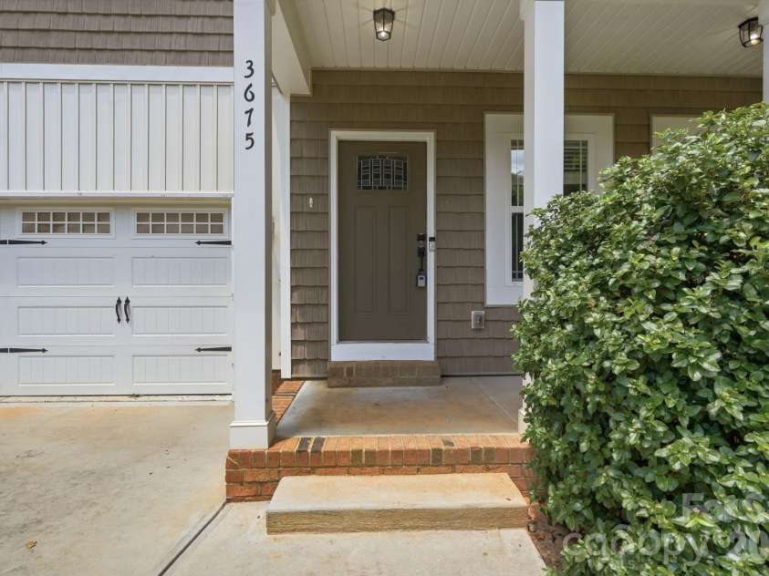 3675 Bay Drive, Sherrills Ford, NC 28673.  MLS# CAR4405778, YatesRealty ID 43092. 
