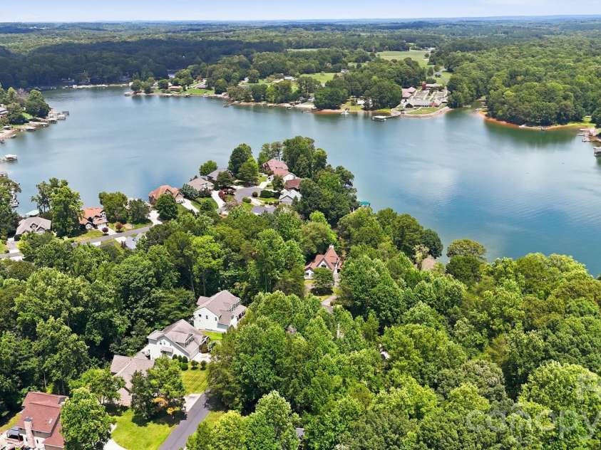 3675 Bay Drive, Sherrills Ford, NC 28673.  MLS# CAR4405778, YatesRealty ID 43092. 