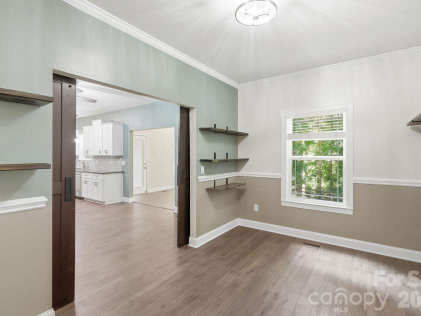 3675 Bay Drive, Sherrills Ford, NC 28673.  MLS# CAR4405778, YatesRealty ID 43092. Flex room