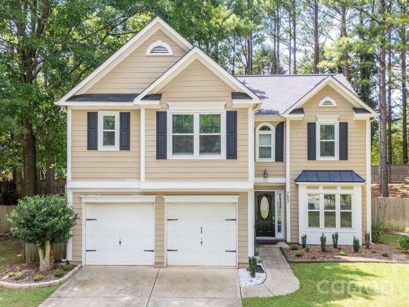 7602 Wynstone Ridge, Huntersville, NC 28078.  MLS# CAR4412167, YatesRealty ID 43094. 