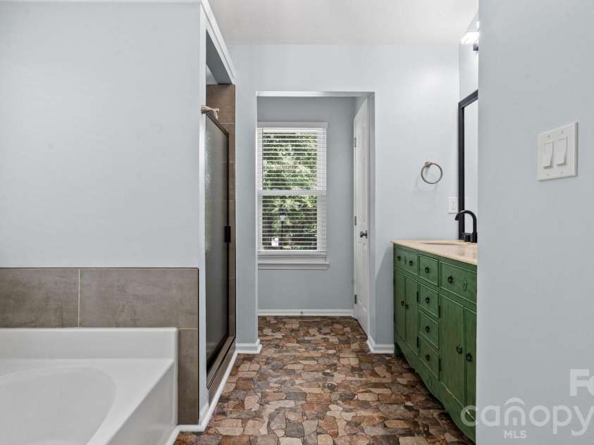 7602 Wynstone Ridge, Huntersville, NC 28078.  MLS# CAR4412167, YatesRealty ID 43094. 