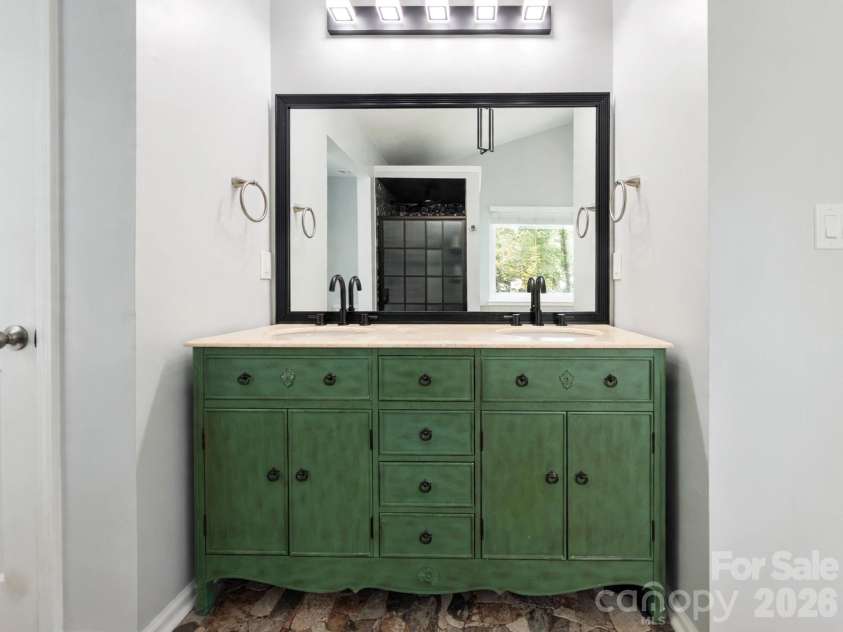 7602 Wynstone Ridge, Huntersville, NC 28078.  MLS# CAR4412167, YatesRealty ID 43094. 