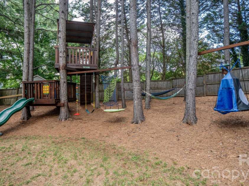 7602 Wynstone Ridge, Huntersville, NC 28078.  MLS# CAR4412167, YatesRealty ID 43094. 
