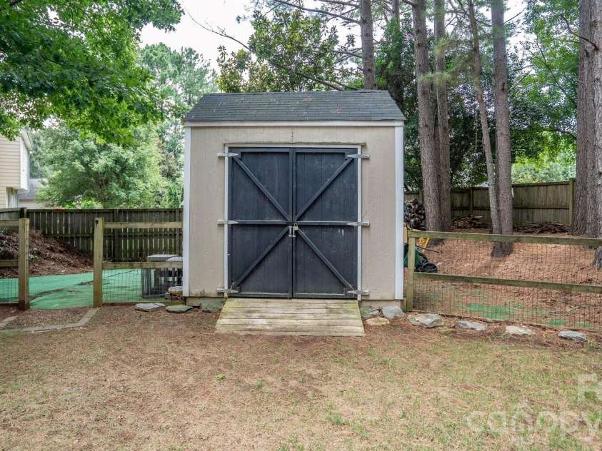 7602 Wynstone Ridge, Huntersville, NC 28078.  MLS# CAR4412167, YatesRealty ID 43094. 