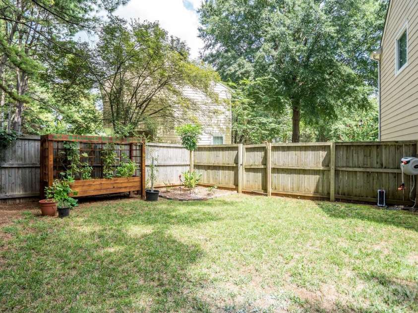 7602 Wynstone Ridge, Huntersville, NC 28078.  MLS# CAR4412167, YatesRealty ID 43094. 
